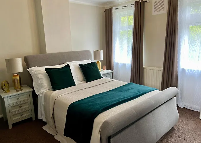 Suspire House Sleeps7-Garden-Bbq-Coastal Retreat