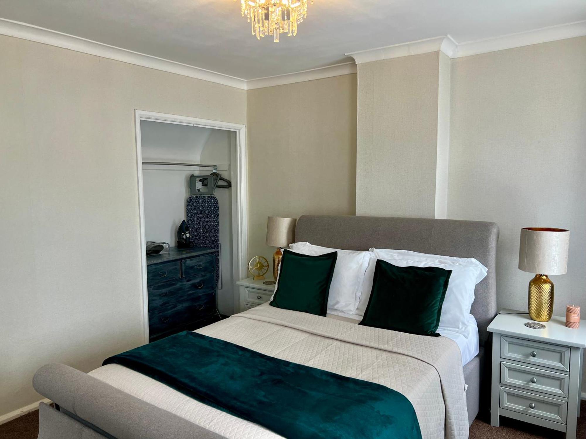 Suspire House Sleeps7-garden-bbq-coastal Retreat Holiday home