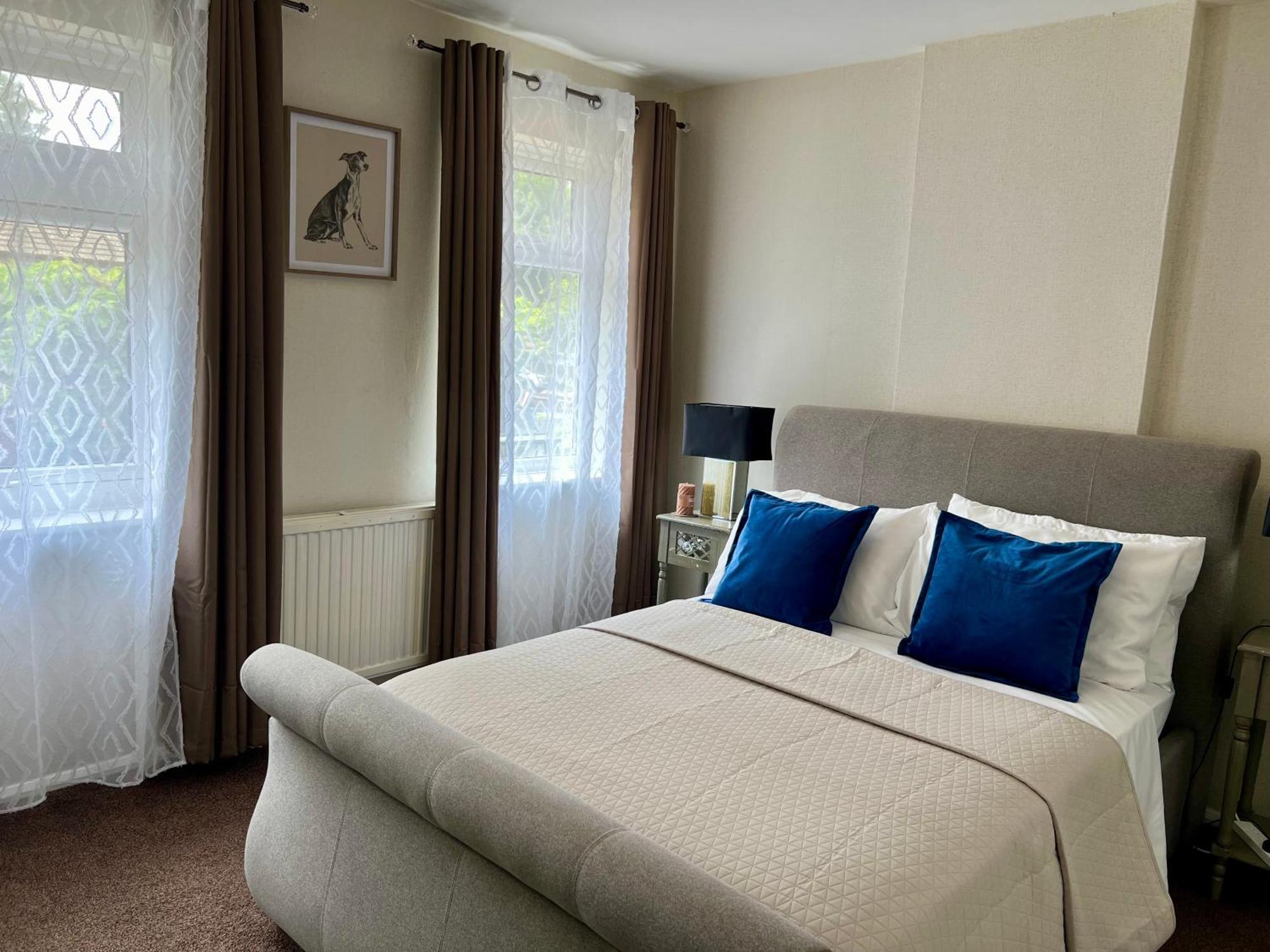 Suspire House Sleeps7-garden-bbq-coastal Retreat Holiday home New Romney