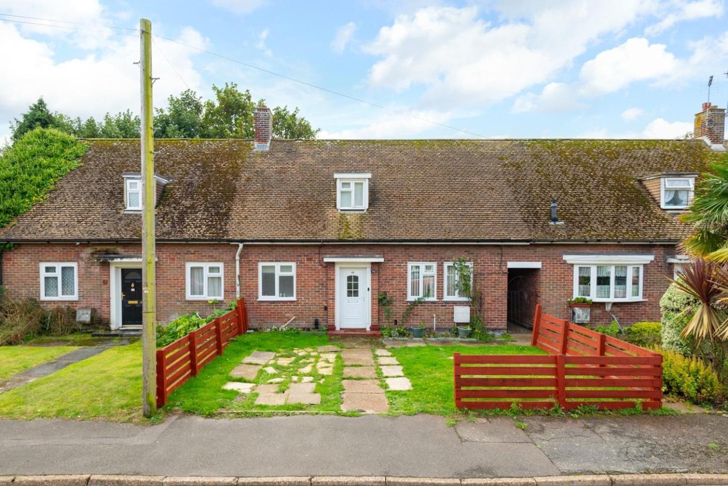 Suspire House Sleeps7-garden-bbq-coastal Retreat New Romney