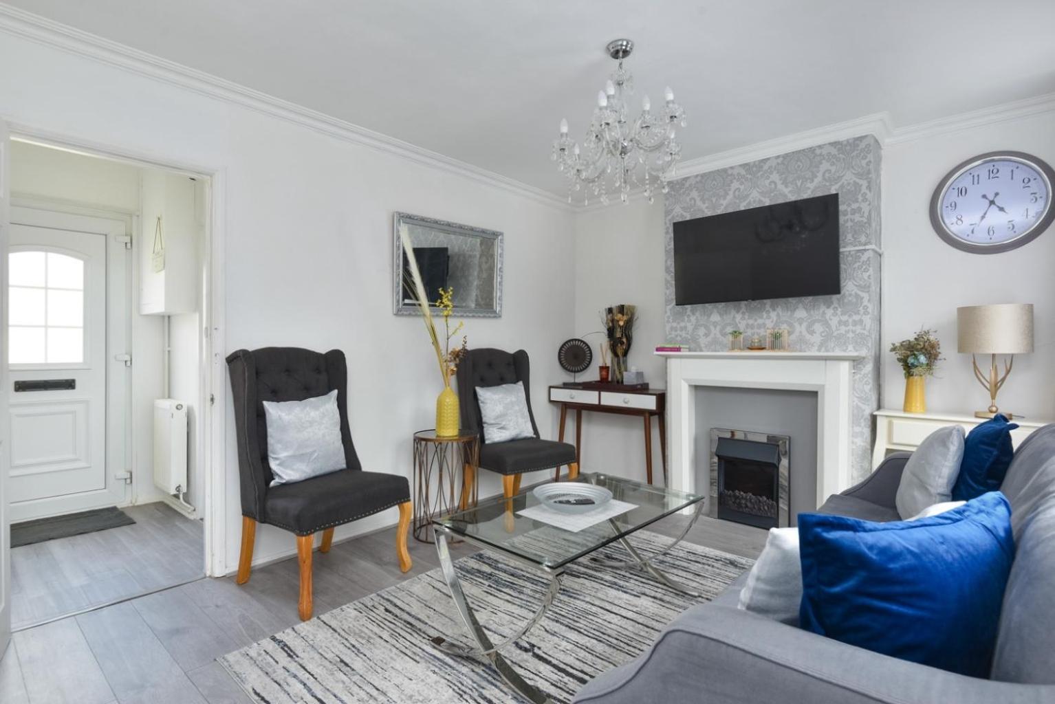Suspire House Sleeps7-garden-bbq-coastal Retreat *